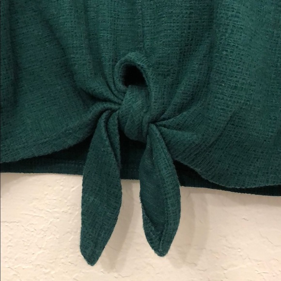 Old Navy V -Neck Textured-Knit Tie-Hem Top - Picture 2 of 6